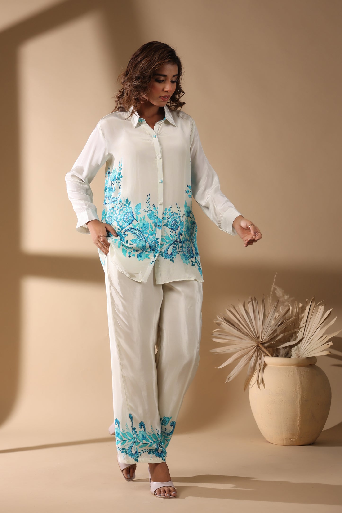 Natural Pure Crepe Placement Print White Coord Set