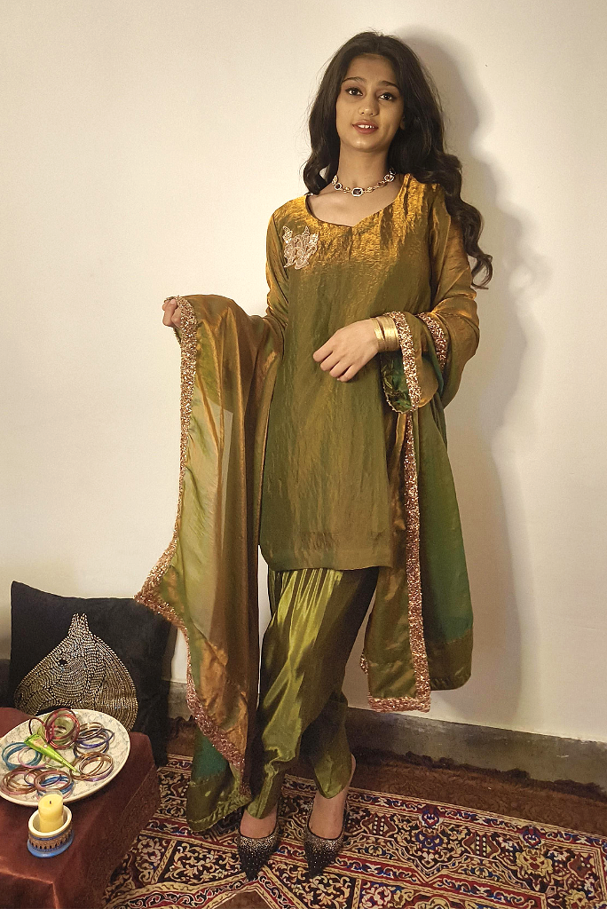 Glass Silk Forest Green Double-shaded Salwar Suit